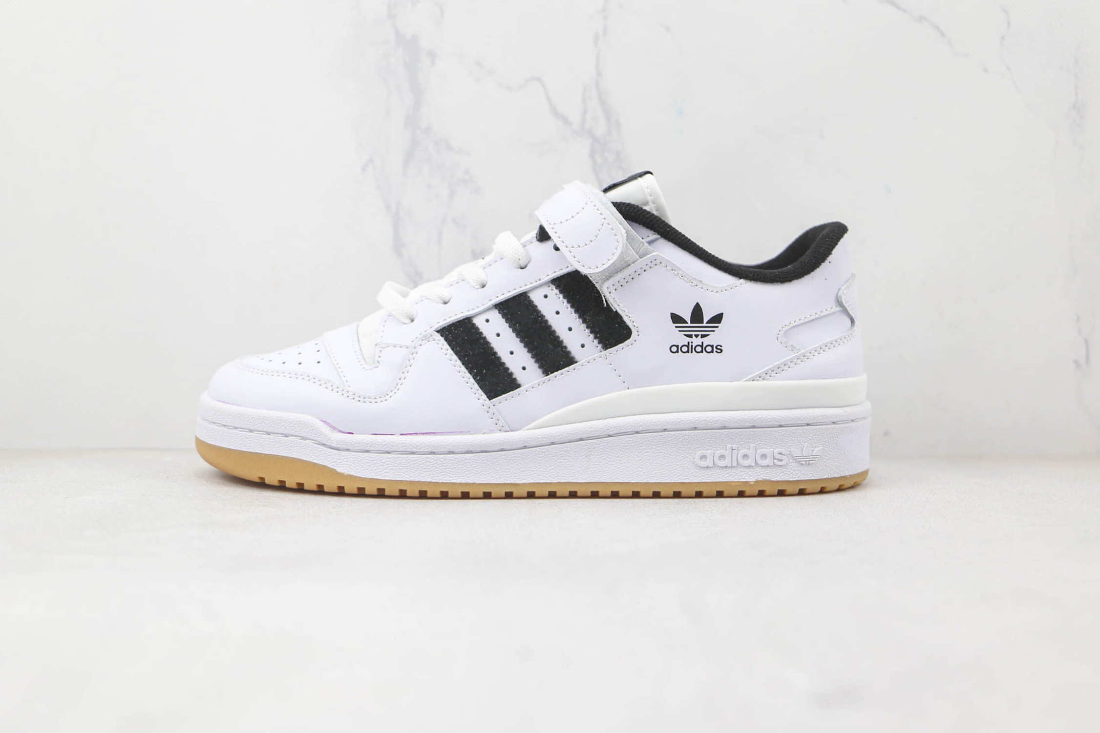Adidas Originals Forum Low Core Black Cloud White G25813 - Sleek and Stylish Sneakers