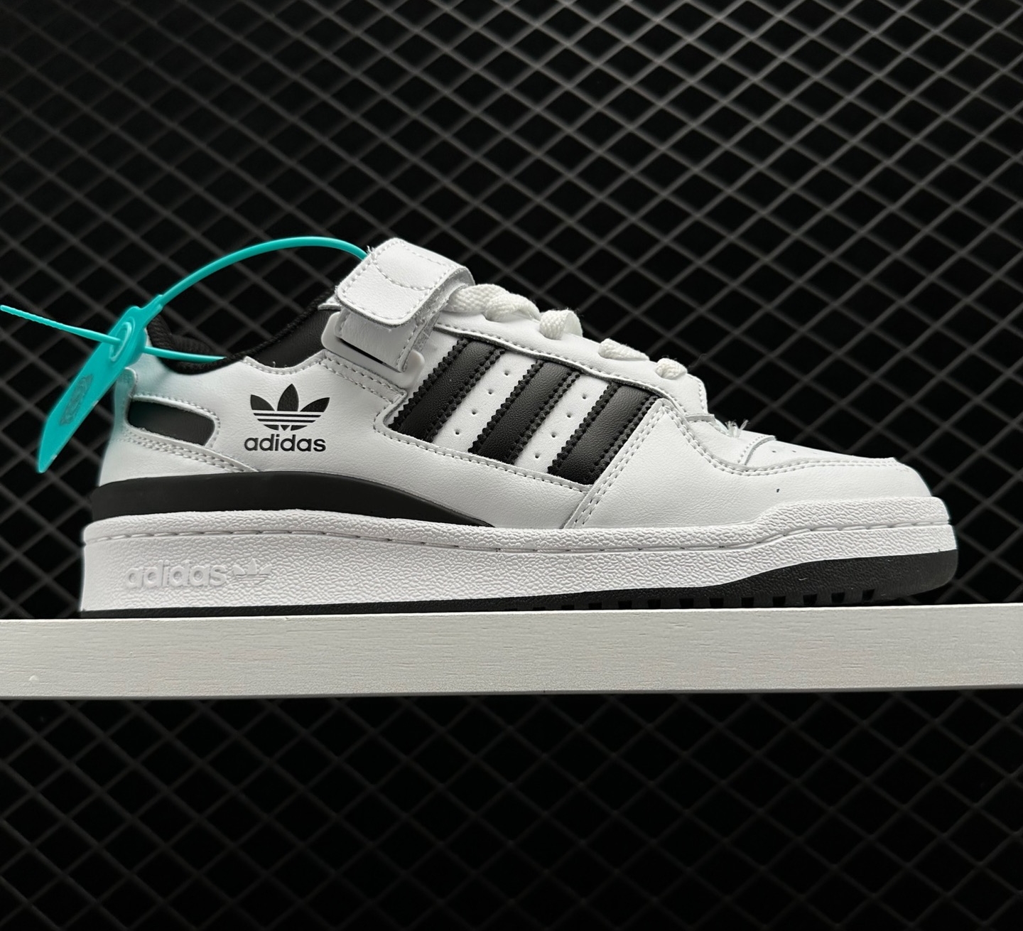 Adidas Forum Low 'White Black' FY7757: Classic Style for Sneaker Enthusiasts!