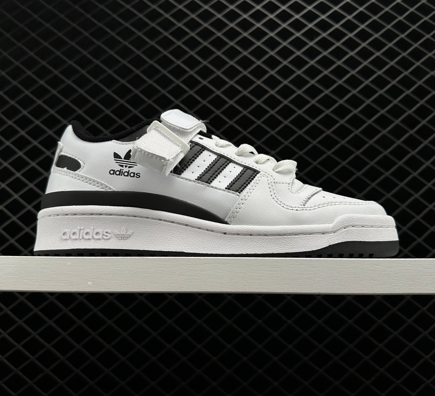 Adidas Forum Low 'White Black' FY7757 - Sleek and Stylish Footwear.