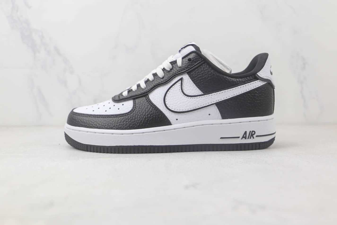 Nike Air Force 1 '07 LV8 'Panda' DX3115-100 - Stylish Sneakers for Men & Women